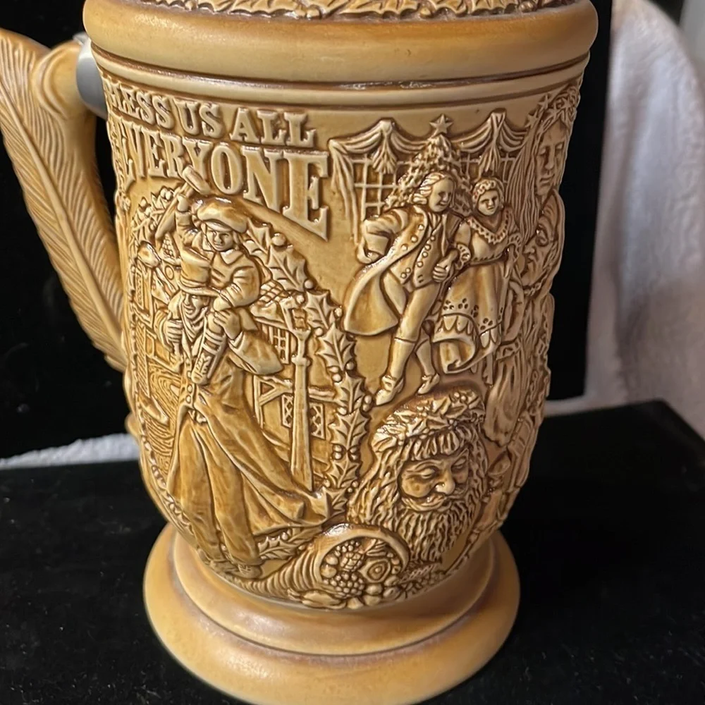 Avon Vintage -1996- “A Christmas Carol Stein” handcrafted in Brazil #52698
